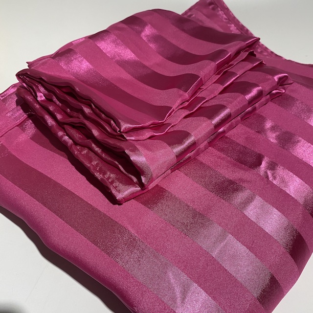 QUILT COVER SET, Hot Pink Satin Stripe (Queen)